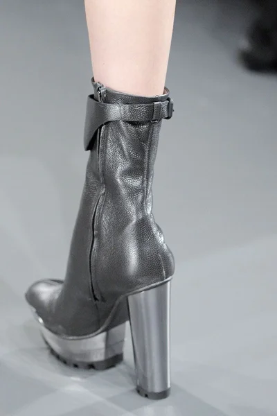 Look 4